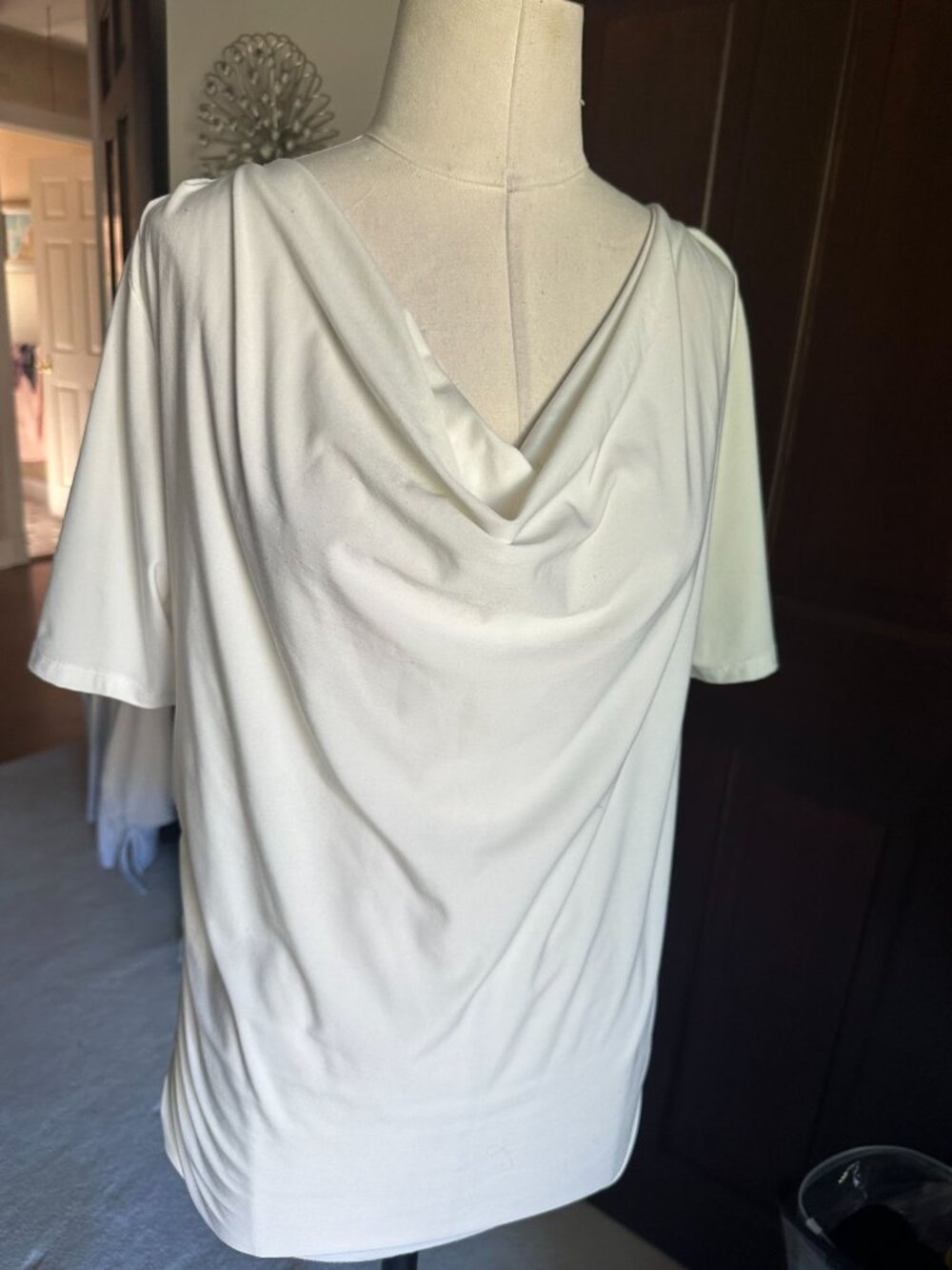 Ellen Tracy white short sleeve cowl neck blouse Medium